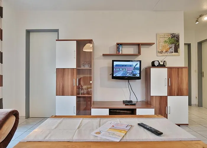 Am Rosenhain 7 Am Rosenhain 7 6 *